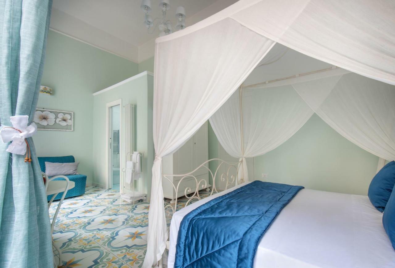 Regina Elena Bed & Breakfast Naples Exterior photo